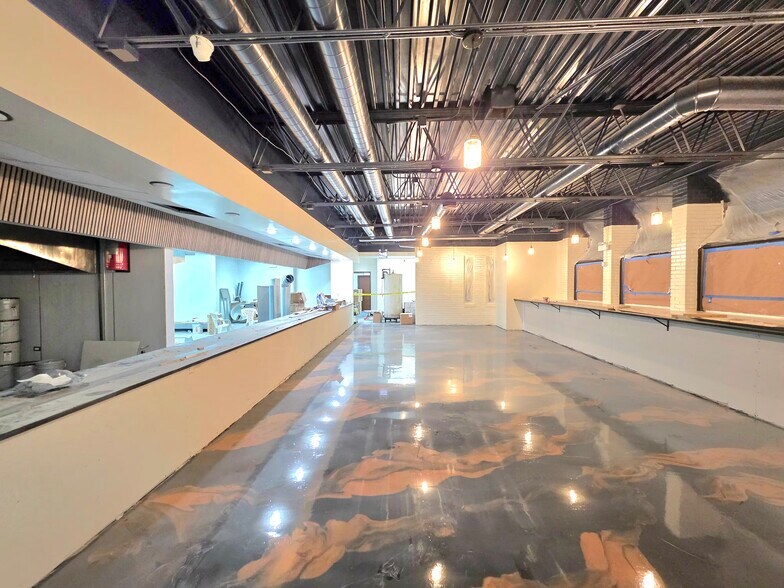 More Photos Of 2201 W Howard St, Chicago Restaurant For Lease