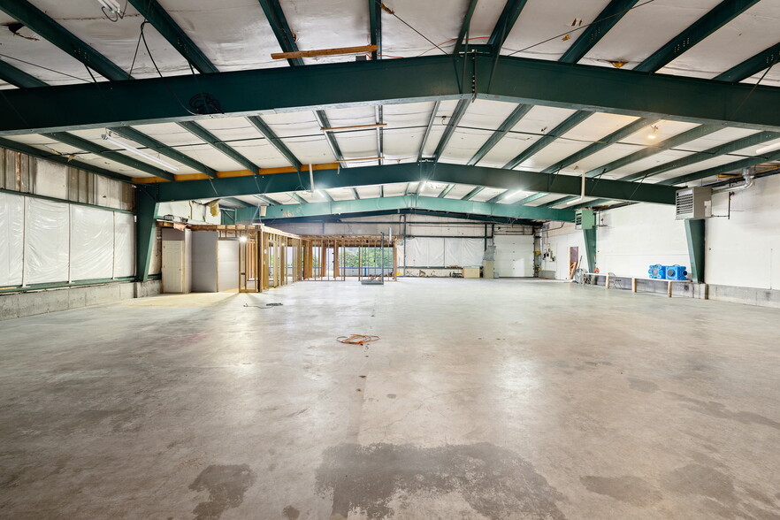 More Photos Of 31 Wilclar St, Warwick Warehouse For Lease