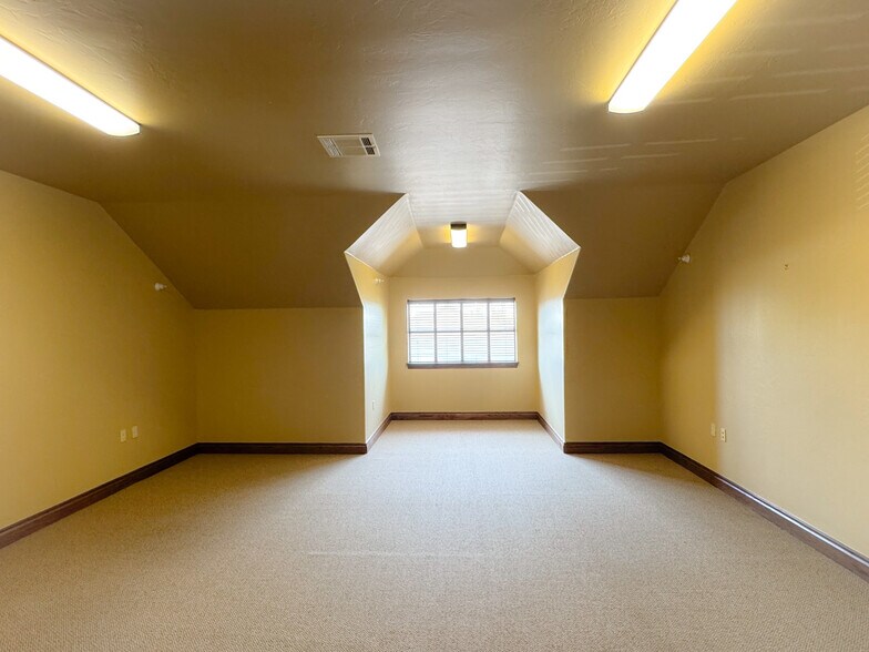 More Photos Of 9212 N Kelley Ave, Oklahoma City Office For Lease