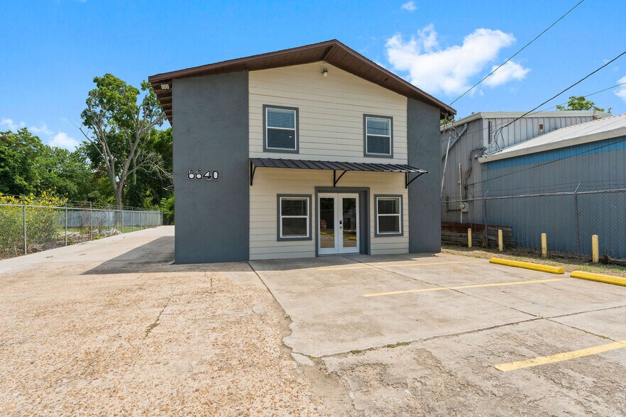More Photos Of 6640 W Montgomery Rd, Houston Office For Sale