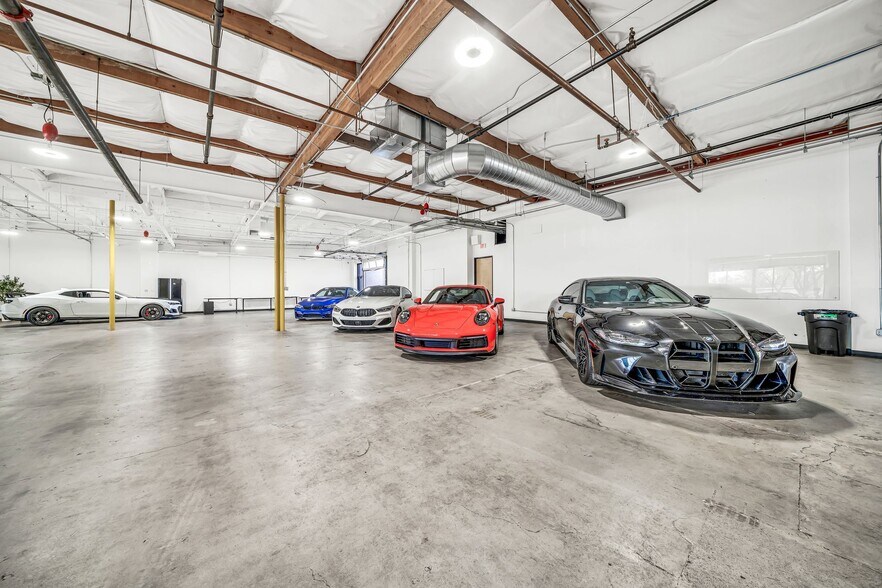 More Photos Of 14505 N Hayden Rd, Scottsdale Light Distribution For Lease