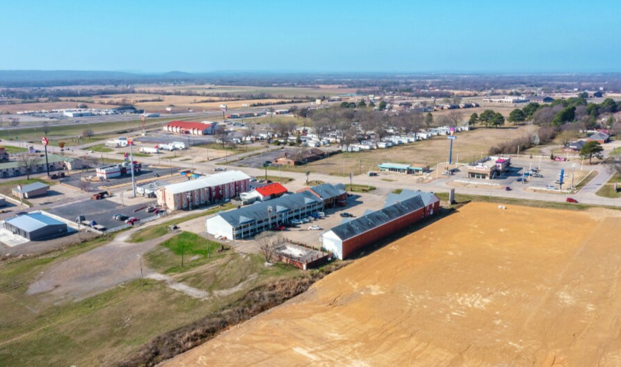 More Photos Of 706 S Kerr Blvd, Sallisaw Hotel For Sale