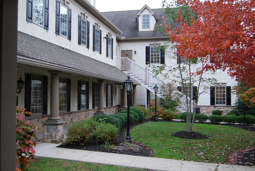 More Photos Of 112 Moores Rd, Malvern Office For Sale