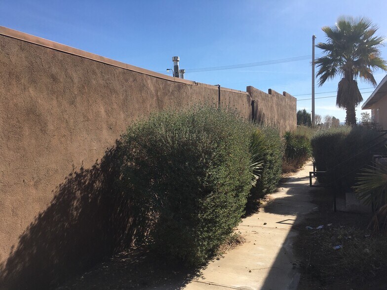 More Photos Of 11328 Bartlett Ave, Adelanto Office For Lease