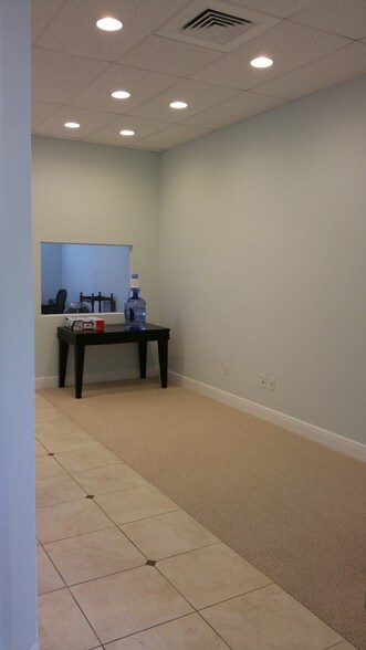 More Photos Of 1935 Commerce Ln, Jupiter Office For Lease
