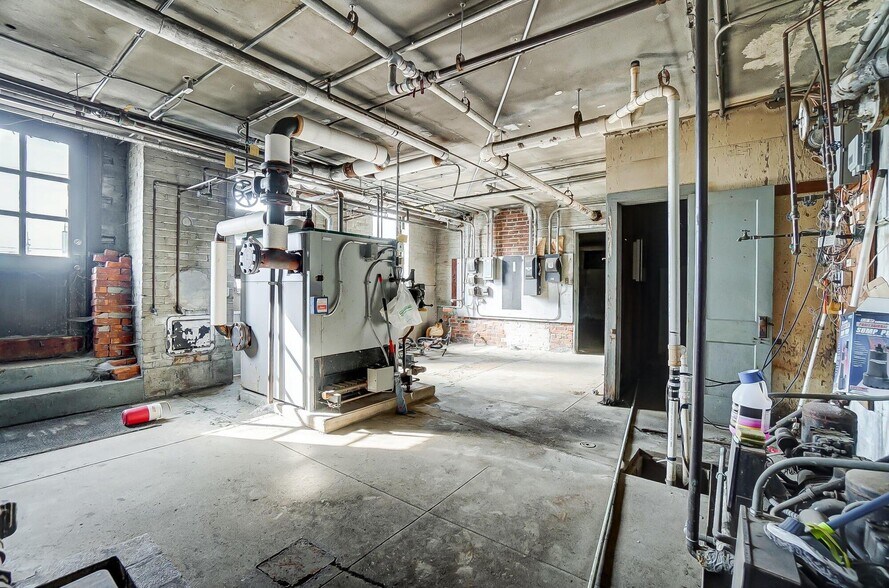 More Photos Of 311 S Main St, Celina Office For Sale