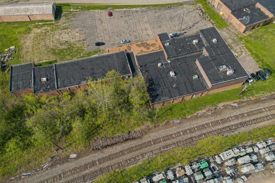 More Photos Of 1 Victor Way, Sharon Warehouse For Sale