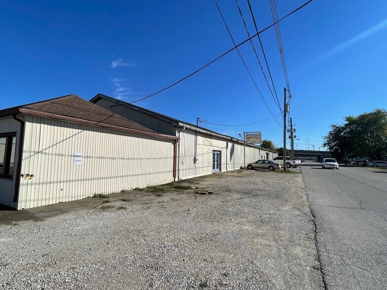 More Photos Of 105 N 9th Ave, Evansville Warehouse For Sale