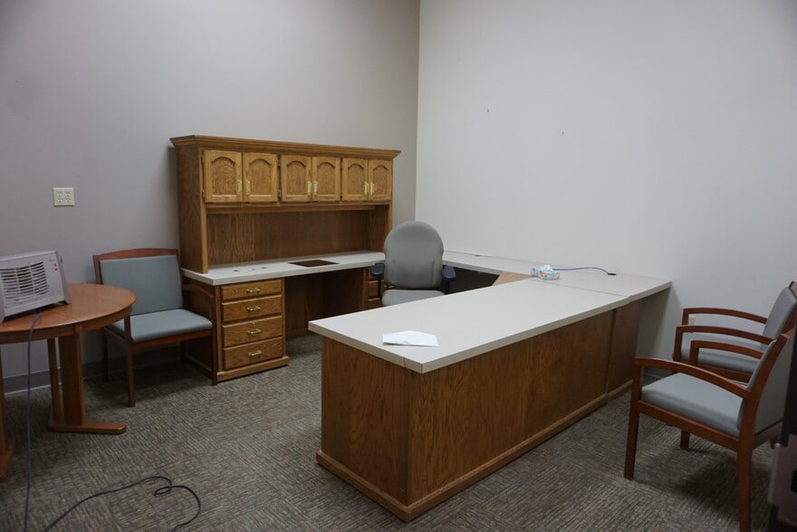 More Photos Of 501 Dakota Ave, Wahpeton General Retail For Sale