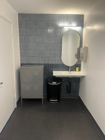 More Photos Of 9520 W Jefferson Blvd, Culver City Loft Creative Space For Lease