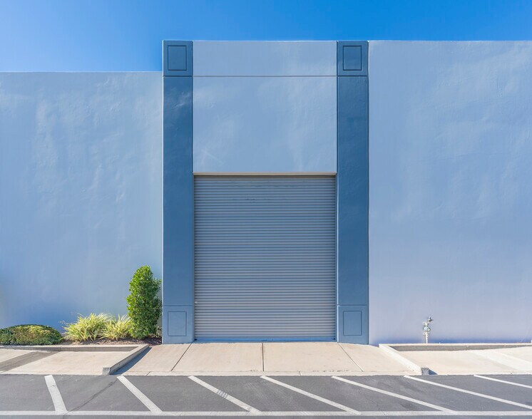 More Photos Of 7095 Jurupa Ave, Riverside Manufacturing For Lease