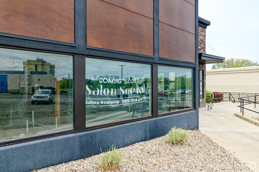 More Photos Of 1942-1956 W Ridge Rd, Rochester Storefront For Lease