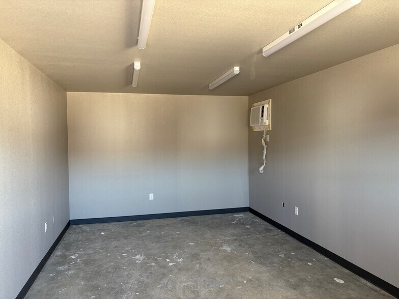 More Photos Of 6751 N FM 157, Venus Warehouse For Lease