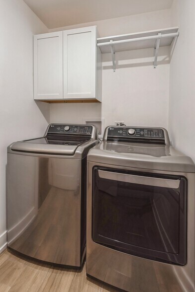 More Photos Of 1535 W Estes Ave, Chicago Multifamily For Sale