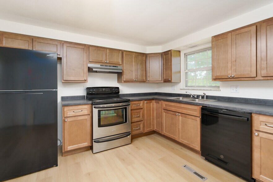 More Photos Of 210 Anderson Ln, Belleville Multifamily For Sale
