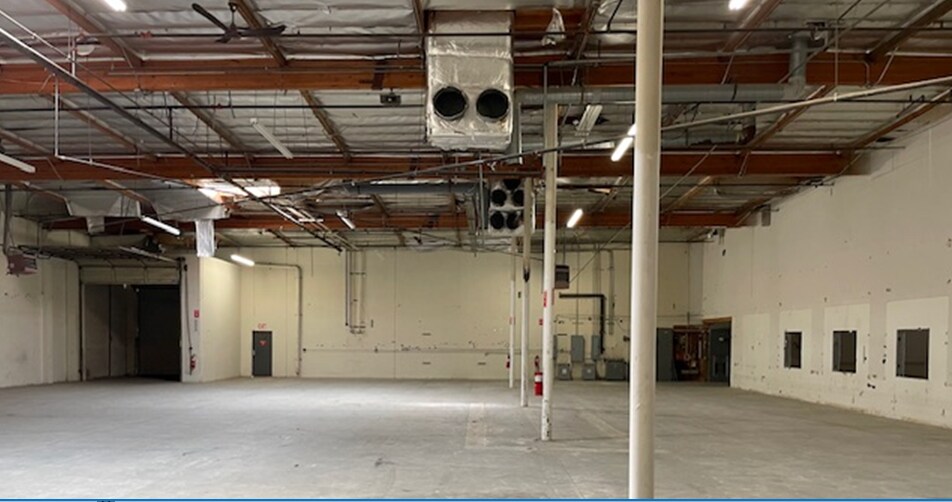 More Photos Of 829-833 Flynn Rd, Camarillo Manufacturing For Sale