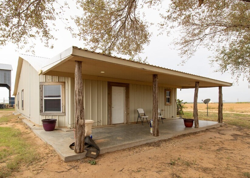 More Photos Of 7007 Farm to Market 846, Knott Office For Sale