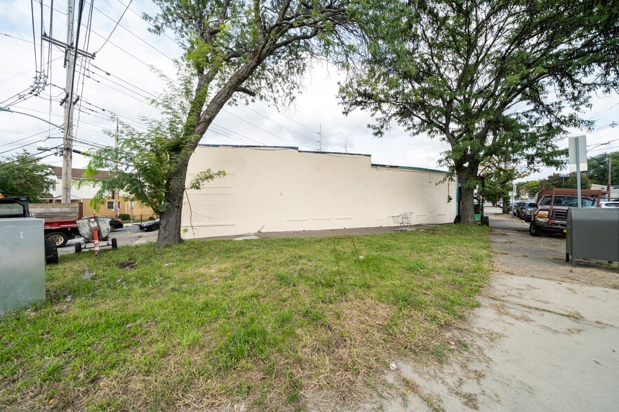 More Photos Of 1 Ocean Ave, Jersey City Storefront For Lease