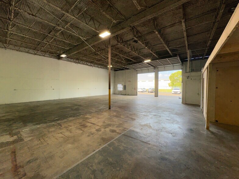 More Photos Of 2003-2033 W McNab Rd, Pompano Beach Warehouse For Lease