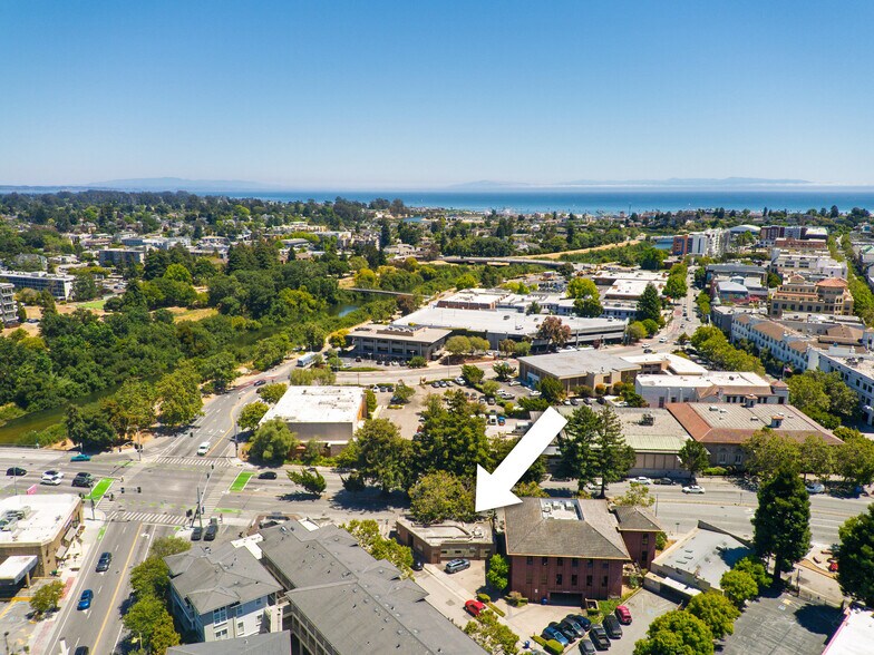 More Photos Of 129 Water St, Santa Cruz Office For Sale