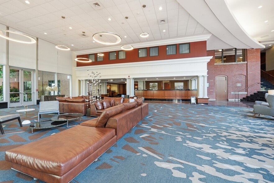 More Photos Of 14 Mechanic St, Southbridge Hotel For Sale