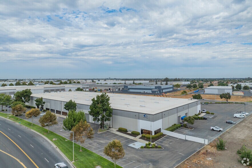 More Photos Of 2610 Lycoming St, Stockton Warehouse For Lease