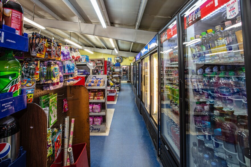 More Photos Of 118 4th ave, Clark Fork Supermarket For Sale