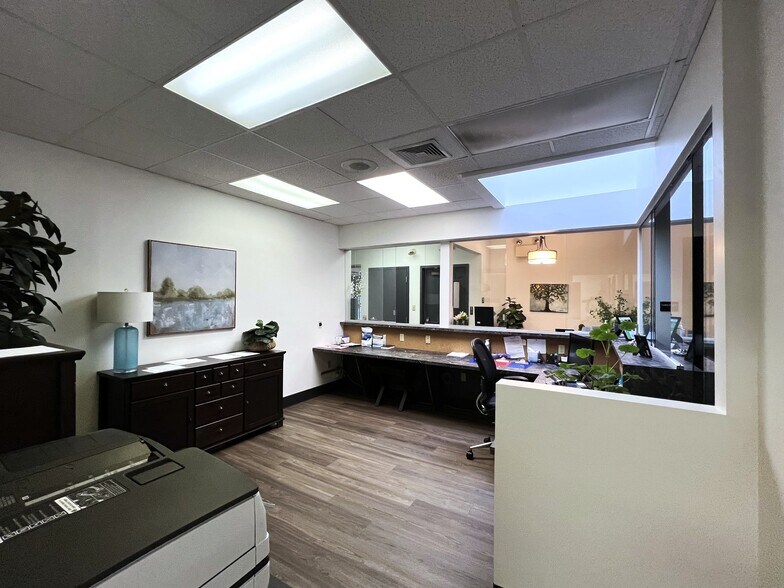 More Photos Of 31 S Lime St, Lancaster Medical For Lease