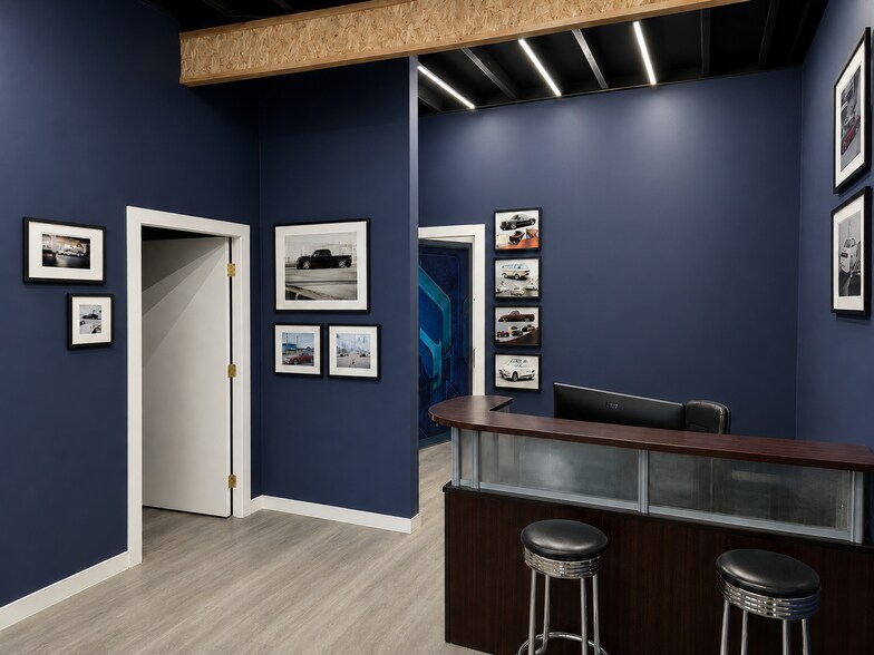 More Photos Of 10370 58 Av NW, Edmonton Flex For Lease