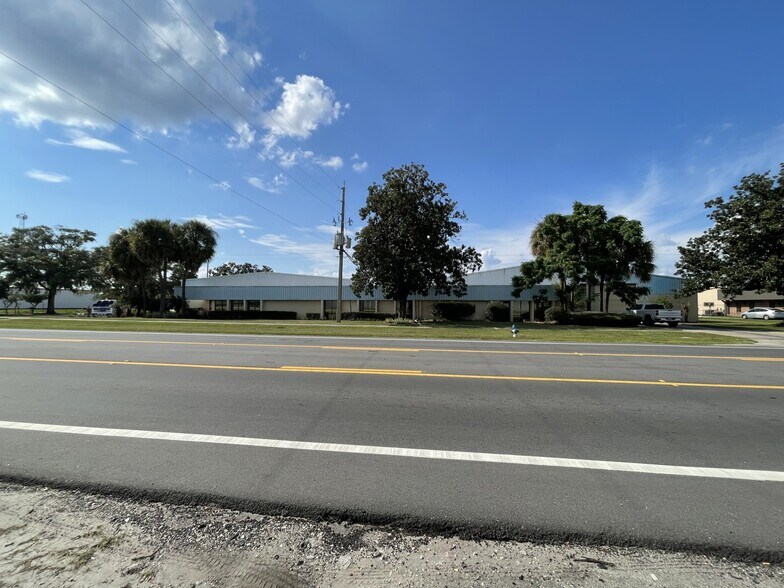 More Photos Of 3489 All American Blvd, Orlando Warehouse For Lease