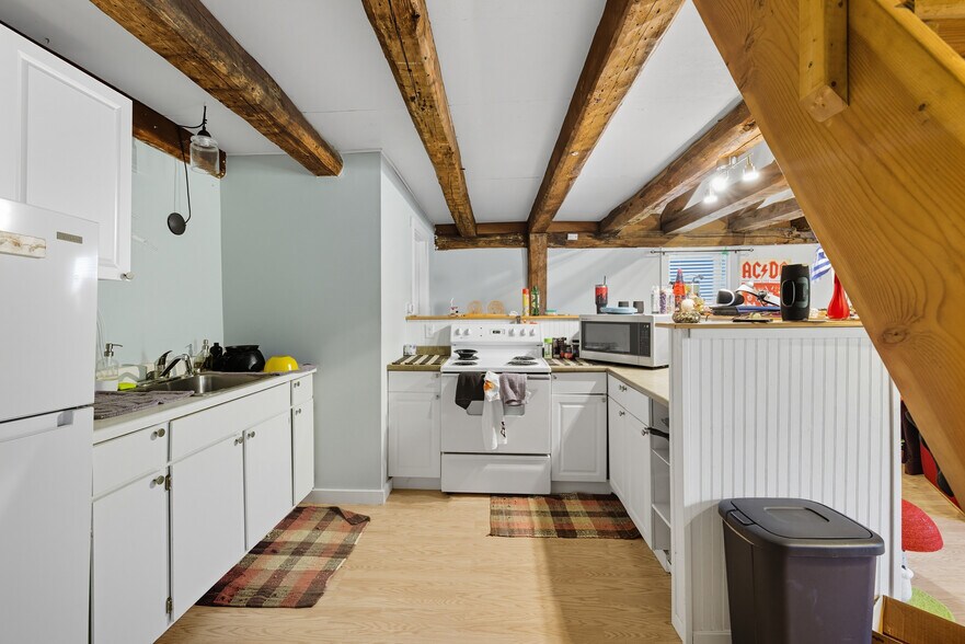 More Photos Of 10 Portland St, South Berwick Storefront Retail Residential For Sale