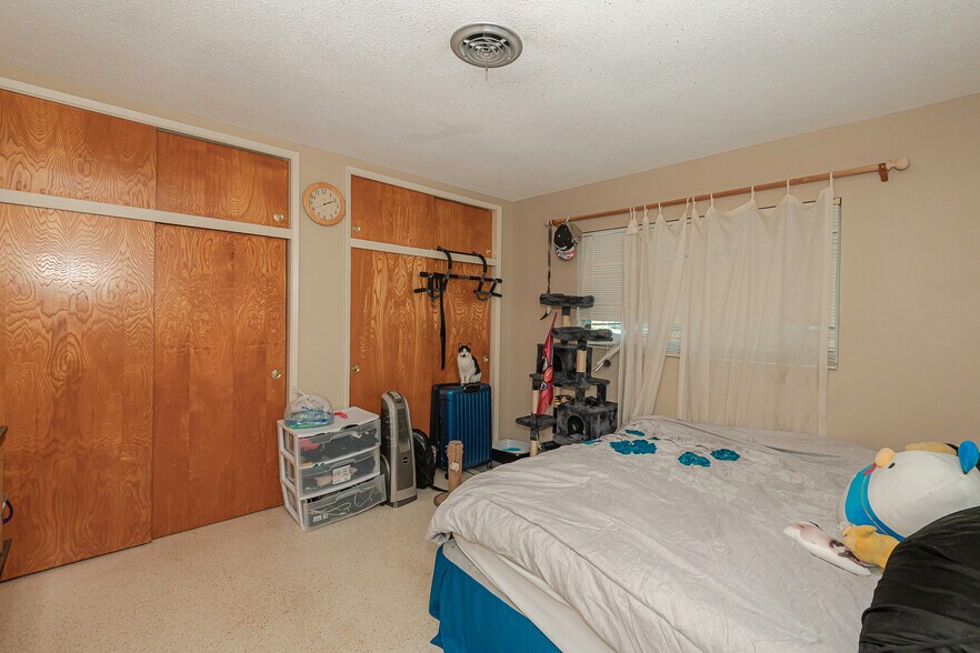 More Photos Of 321 SE 1st Ave, Pompano Beach Multifamily For Sale