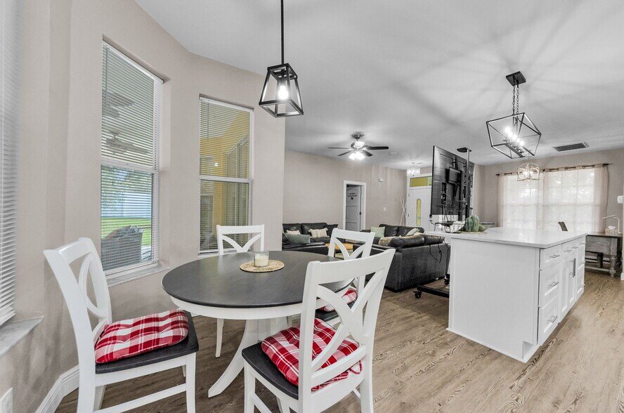 More Photos Of 11748 La Madera Blvd, Port Richey Office For Sale