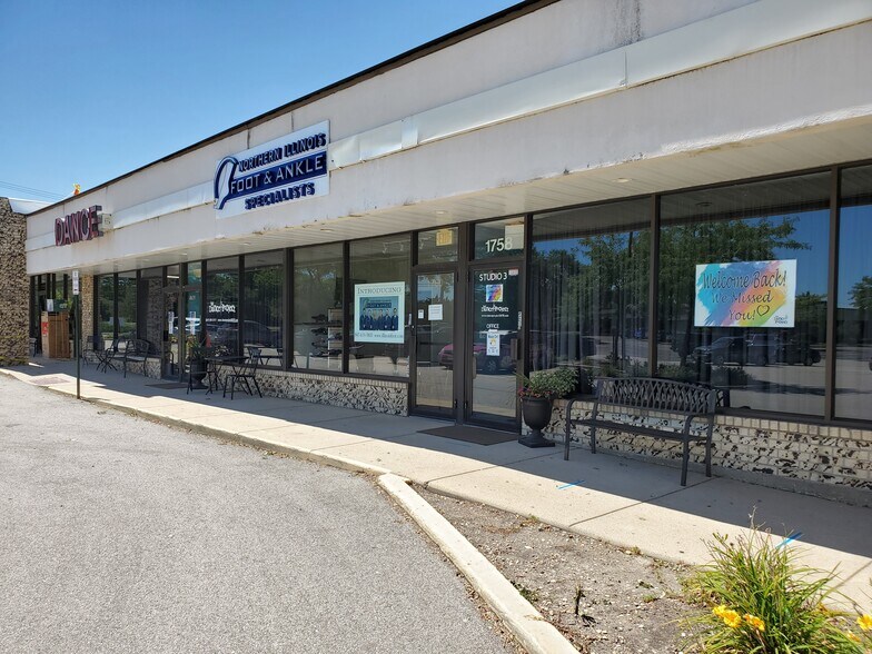 More Photos Of 1710-1772 W Algonquin Rd, Schaumburg Unknown For Lease