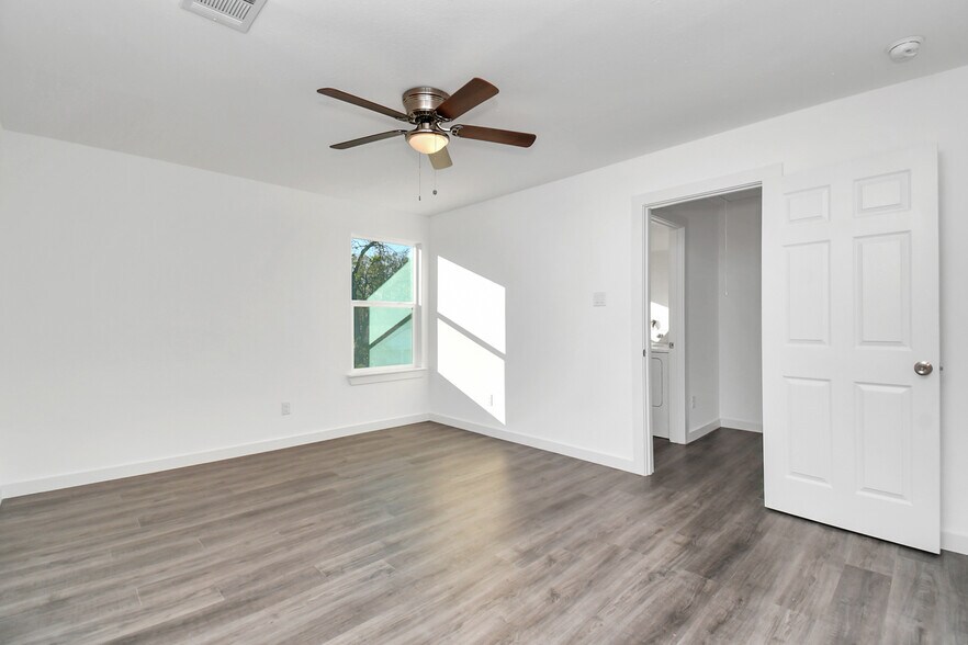 More Photos Of , Houston Multifamily For Sale