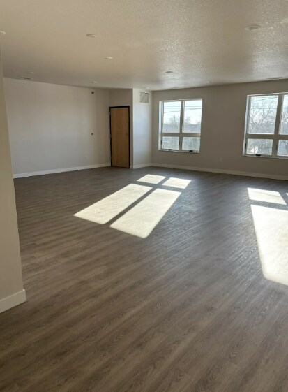 More Photos Of 116-118 W Main St, Madelia Apartments For Lease