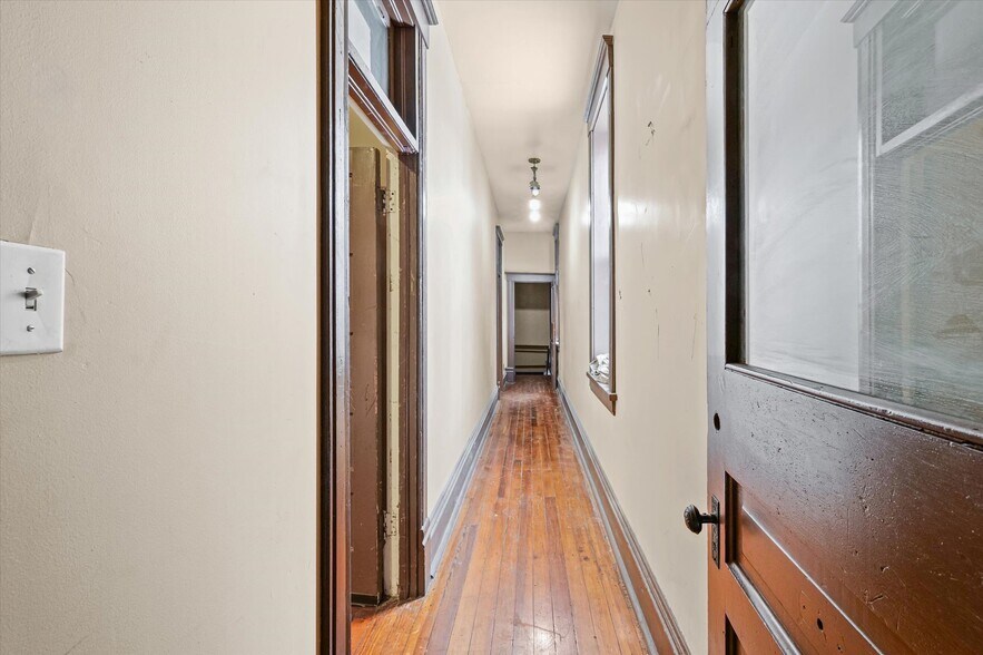 More Photos Of 125 S Market St, Paxton Specialty For Sale