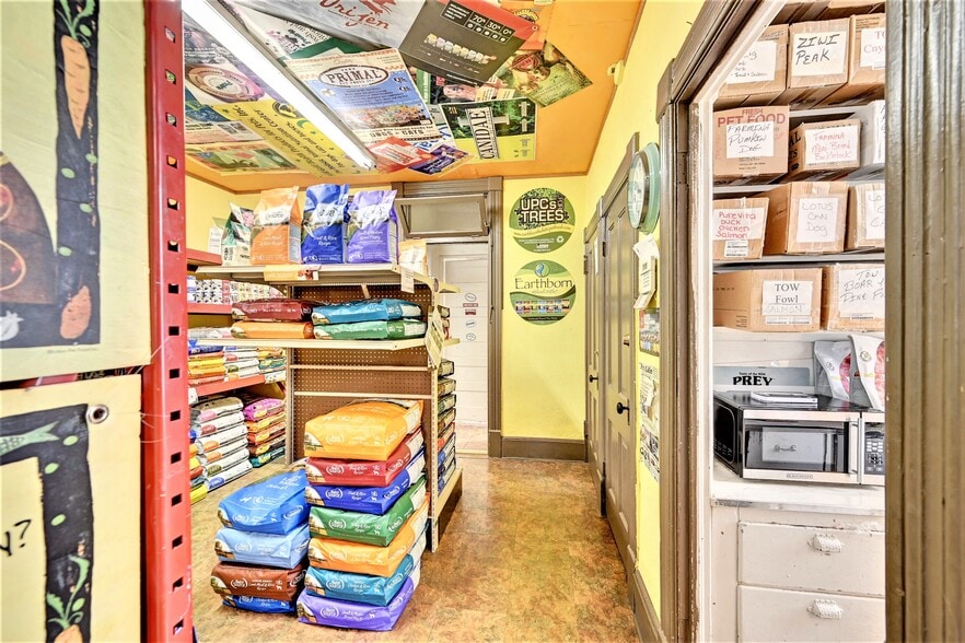 More Photos Of 913 Corona St, Denver Storefront For Sale