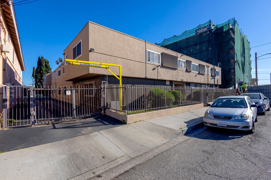 More Photos Of 10130 S Inglewood Ave, Inglewood Apartments For Sale