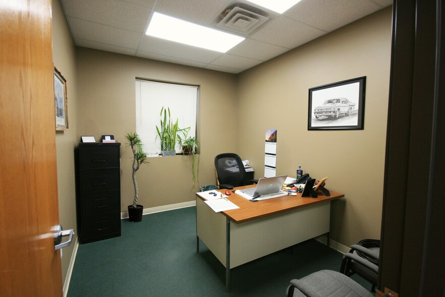 More Photos Of 102 Rome Ct, Fort Collins Light Manufacturing For Sale