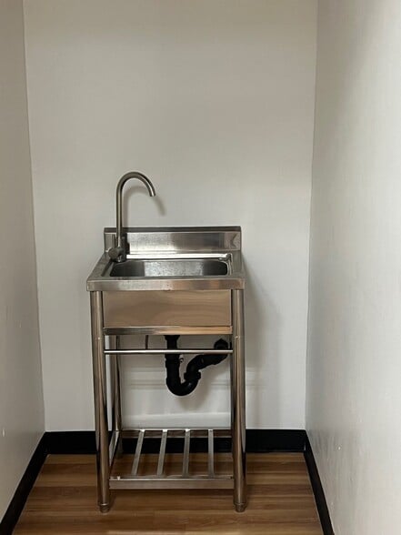 More Photos Of 4370 Tujunga Ave, Studio City Loft Creative Space For Lease