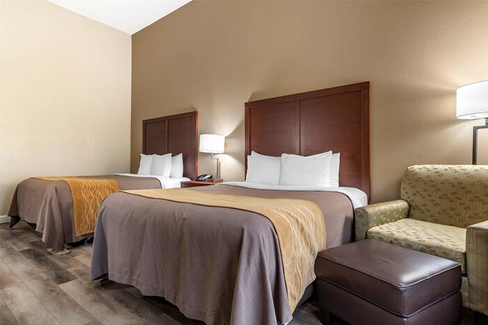 More Photos Of 137 Miracle Strip Pky SW, Fort Walton Beach Hotel For Sale