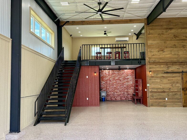 More Photos Of 663 Valerie Ave, Hudson Self Storage For Sale