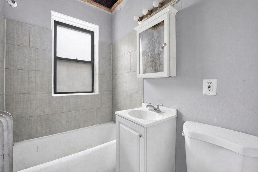 More Photos Of 6920-6930 S Oglesby Ave, Chicago Apartments For Sale