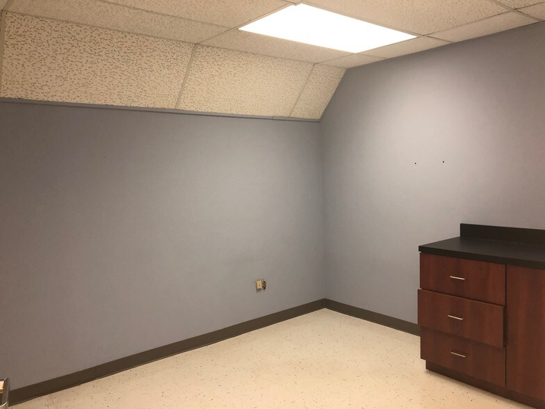 More Photos Of 1575 Hillside Ave, New Hyde Park Medical For Sale