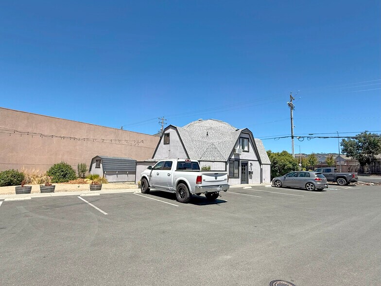 More Photos Of 4735 Old Redwood Hwy, Santa Rosa Warehouse For Lease