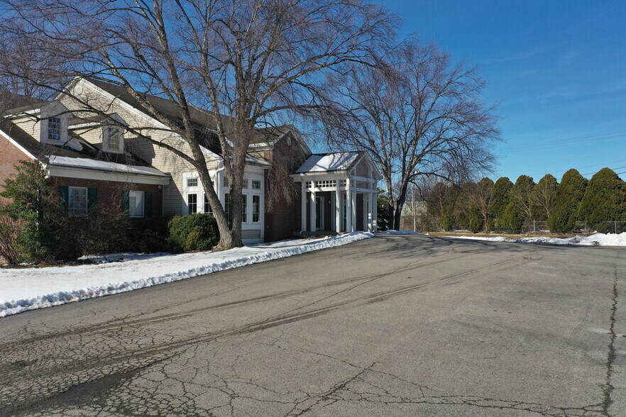 More Photos Of 1701 Spring St, Jeffersonville Medical For Sale