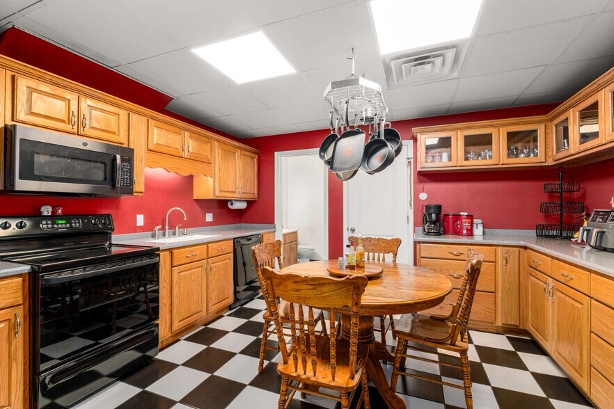 More Photos Of 456 Lakewood Park Rd, Beechgrove General Retail For Sale