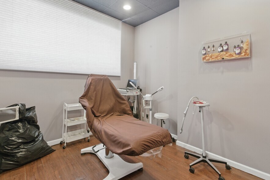 More Photos Of 267 Main St, Nyack General Retail For Sale