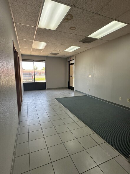 More Photos Of 7746 Lorraine Ave, Stockton Service For Lease